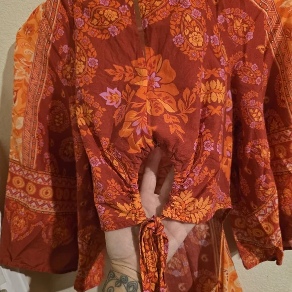 FARM Rio Anthro Orange Flutter Sleeve Tie Back Mini M - Picture 6 of 6
